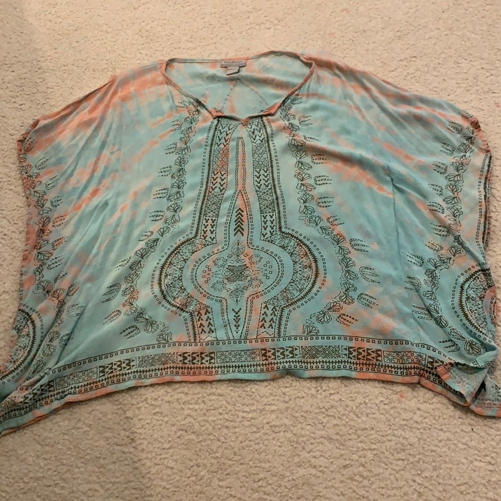 Women’s flowy tunic top